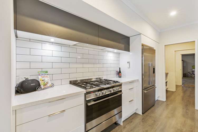 14 Iwinuku Crescent Wattle Downs_3