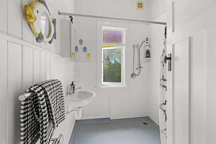 22 Wallis Street Raglan_13