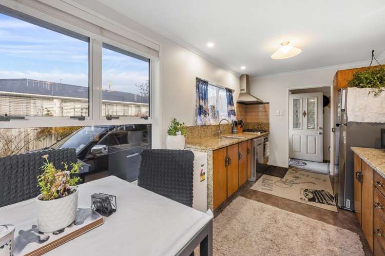 27 Te Rangitautahanga Road Turangi_9