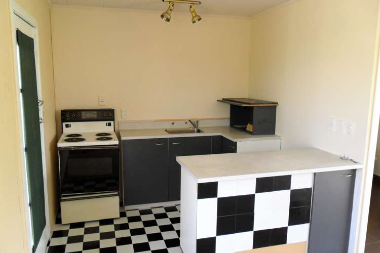 2 Boler Place New Lynn_10