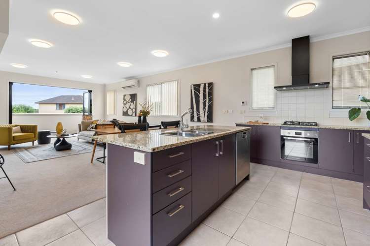 28 Greenbough Lane Greenhithe_11