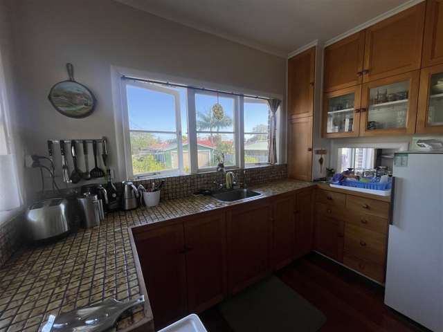 90 Roberts Road Te Atatu South_2