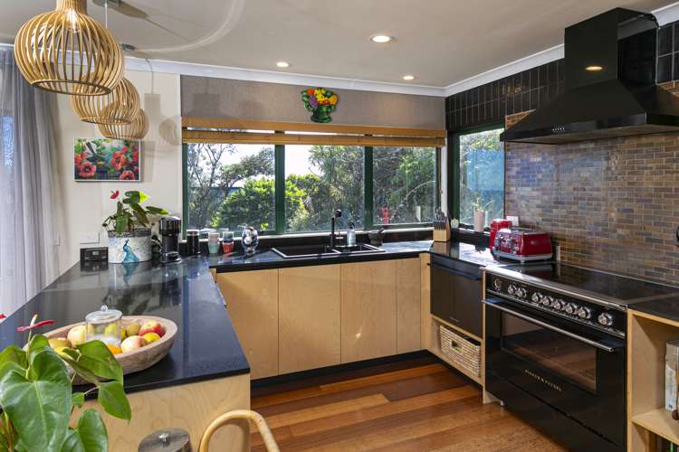 6 Berridge Road Muriwai Beach_9