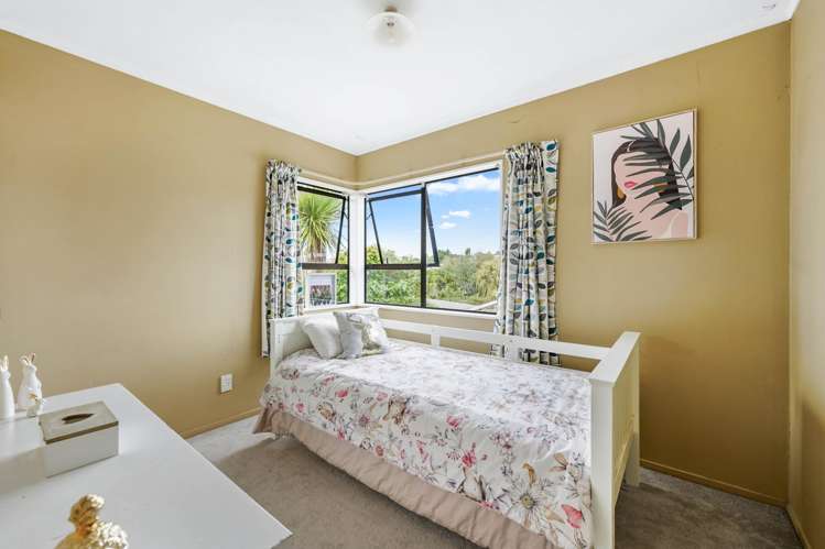 2/109 Athena Drive Totara Vale_6