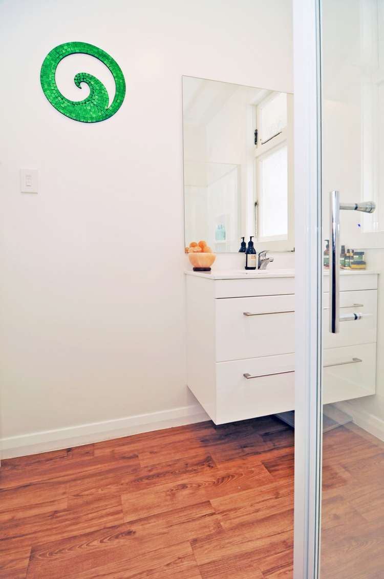 42 Easther Crescent Kew_11