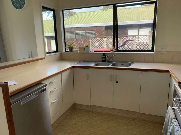 72 Gledstane Road Stanmore Bay_5