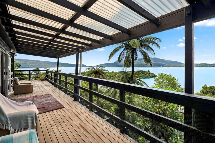 62 Spencer Road Lake Tarawera_13