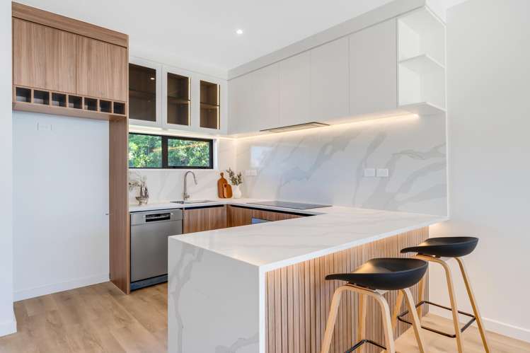 1-5/1 The Esplanade Eastern Beach_13
