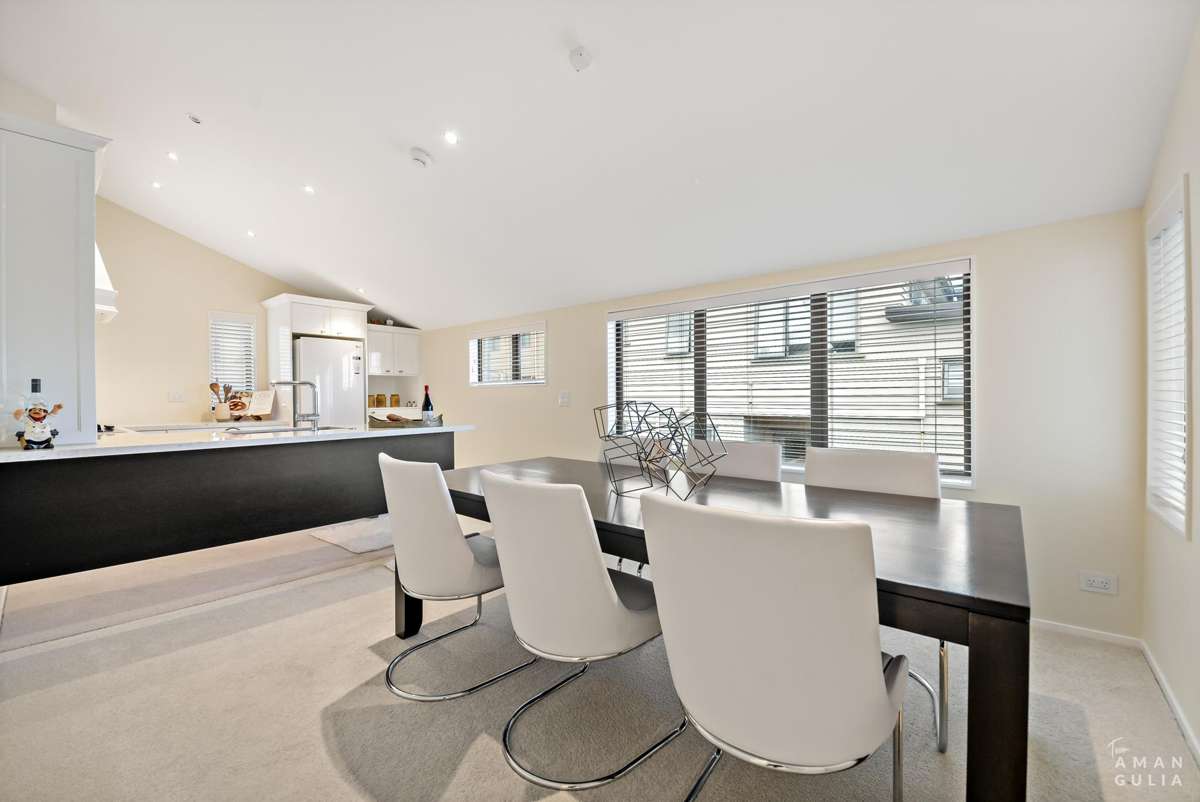 8/281C Hillsborough Road_1