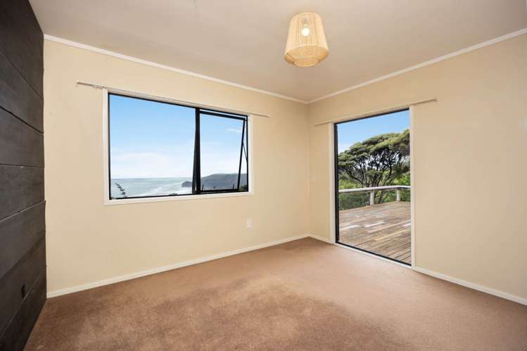 21 Te Ahuahu Road Piha_7