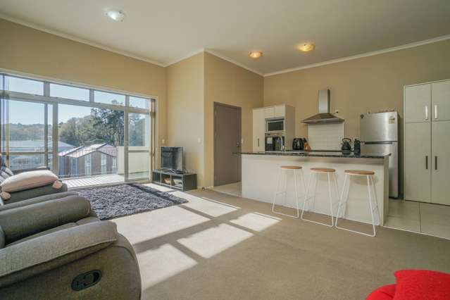 12/11 Carlos Drive Flat Bush_2