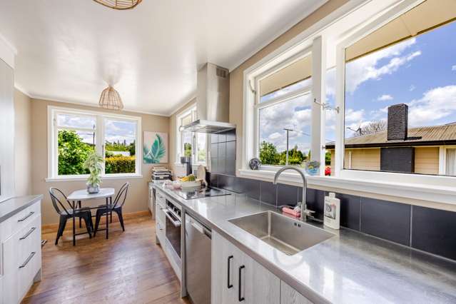 63 Owen Street Tikokino_2