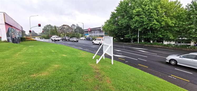 1 Alderman Drive Henderson_12