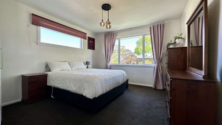 8 Queens Drive Allenton_8