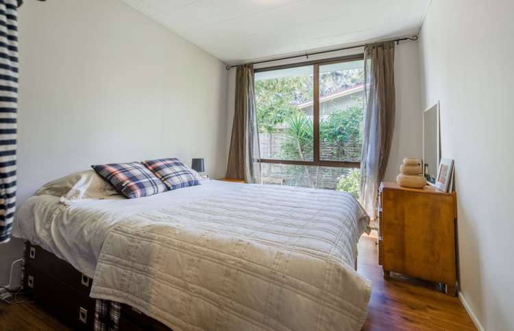 2/77 Woodfern Crescent Titirangi_9