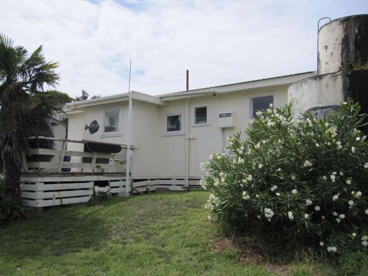 9 Ohinemuhu Street Porangahau_12