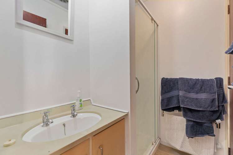 1/30 Waiari Road Conifer Grove_12