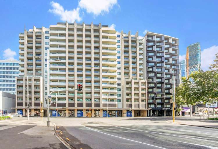 1406/47 Beach Road City Centre_25