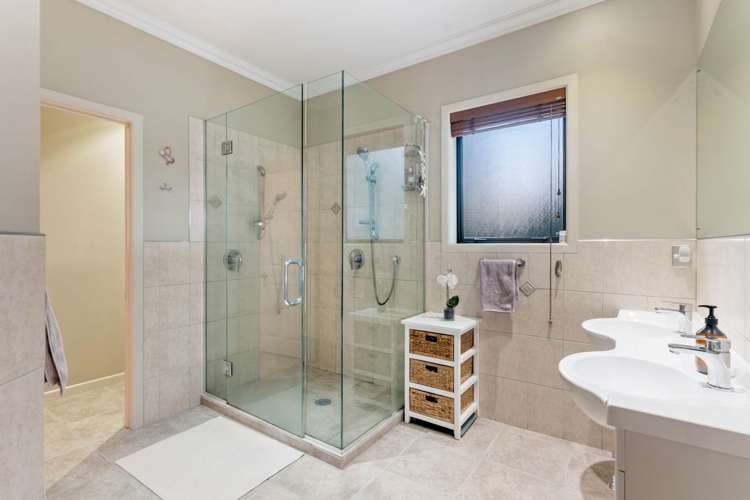 16 Lynwood Grove Dairy Flat_20