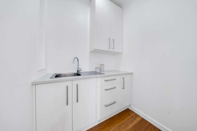 731 Redoubt Road Flat Bush_10