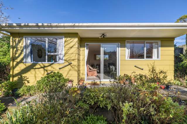 Two-Bed Retreat: Renovators Delight