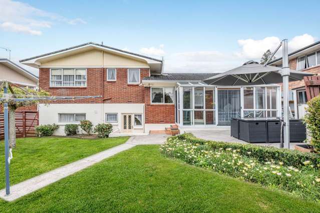 8 Iorangi Place Hillpark_1