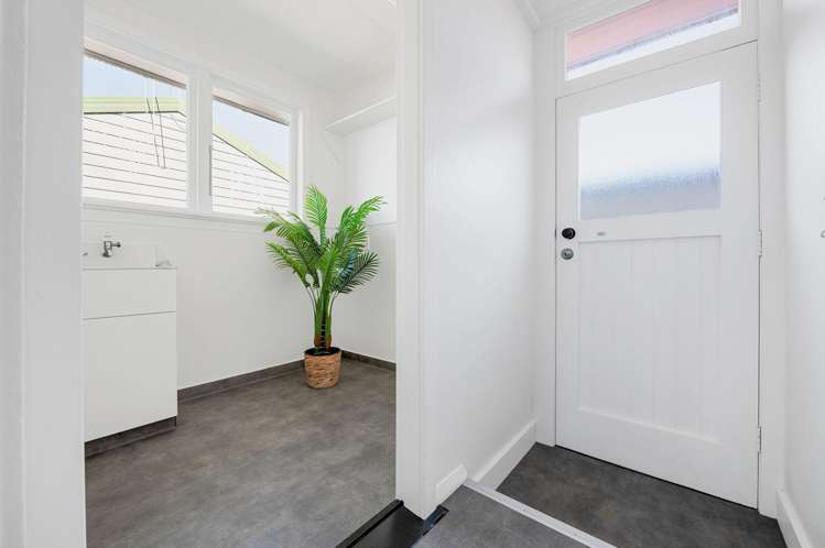 102 Insoll Avenue Enderley_14