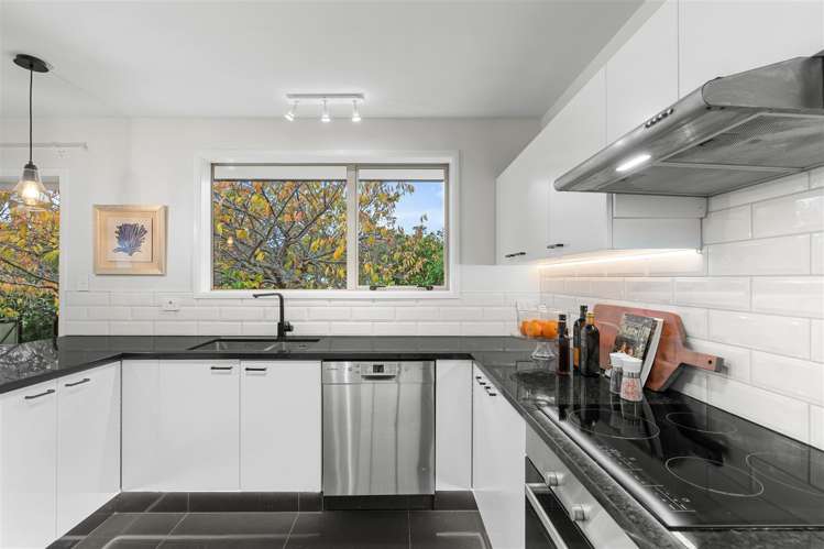 11 Gilders Grove Heathcote Valley_9