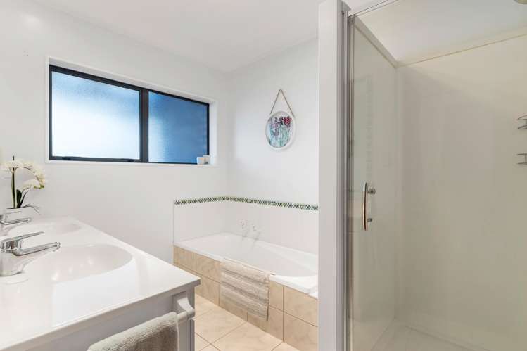 6 Linicro Place Wattle Downs_13