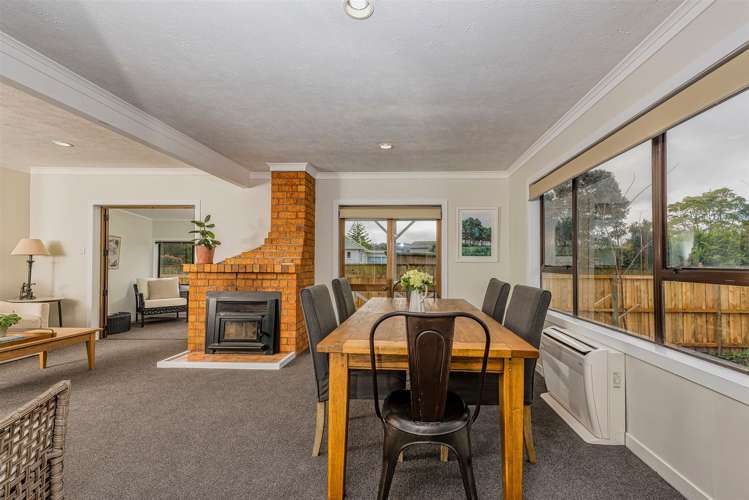 53 Cambridge Road Riverhead_10