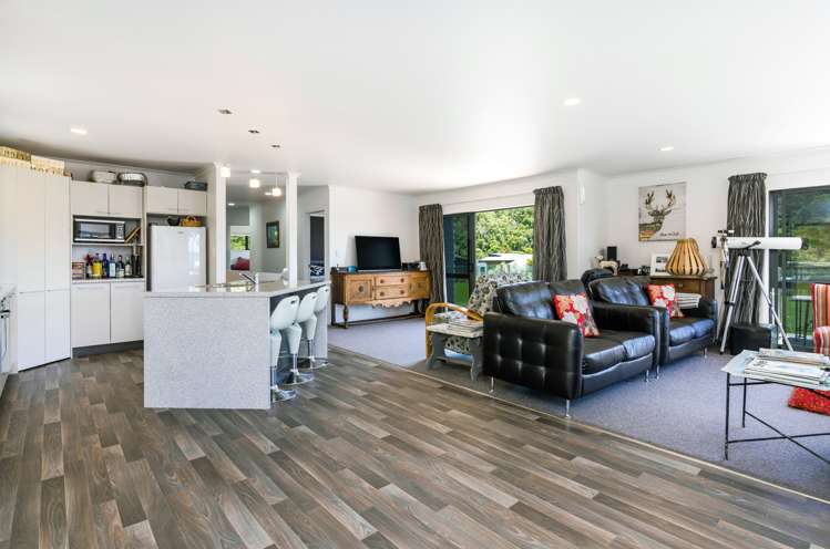 9 Poriwira Drive Kuratau_8