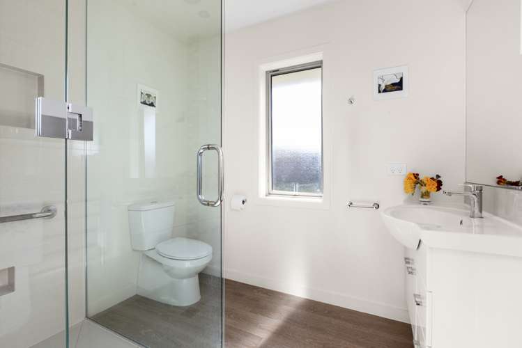 8 Sue Place Mahora_15