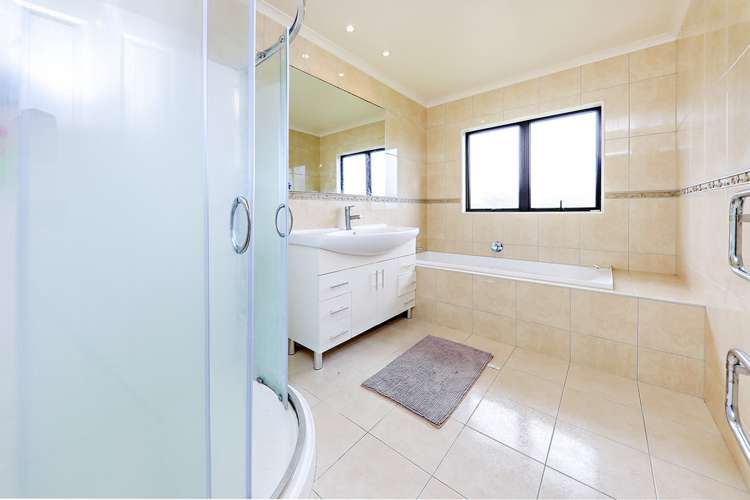 4 Gibbston Crescent Flat Bush_10