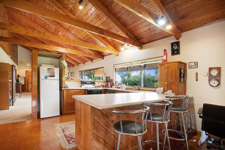 83 Pipitiwai Drive Helensville_10