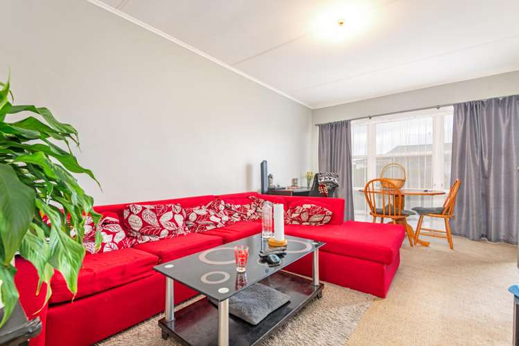 8 Lowestoft Place West End_10