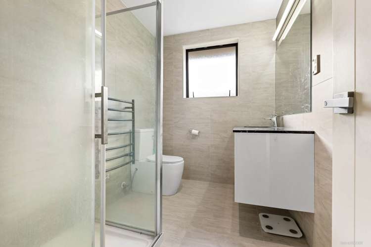 12 Manning Rise Flat Bush_11