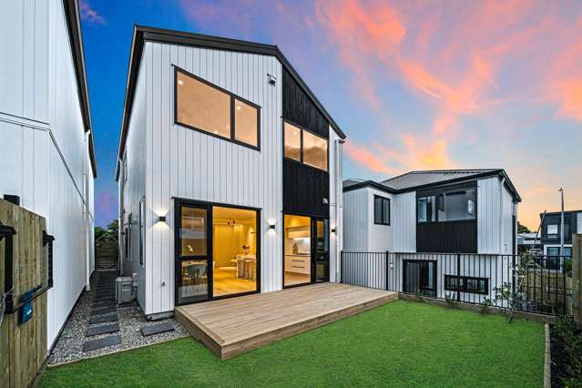 Lot 2&3/1 Imatra Place Sunnyhills_2