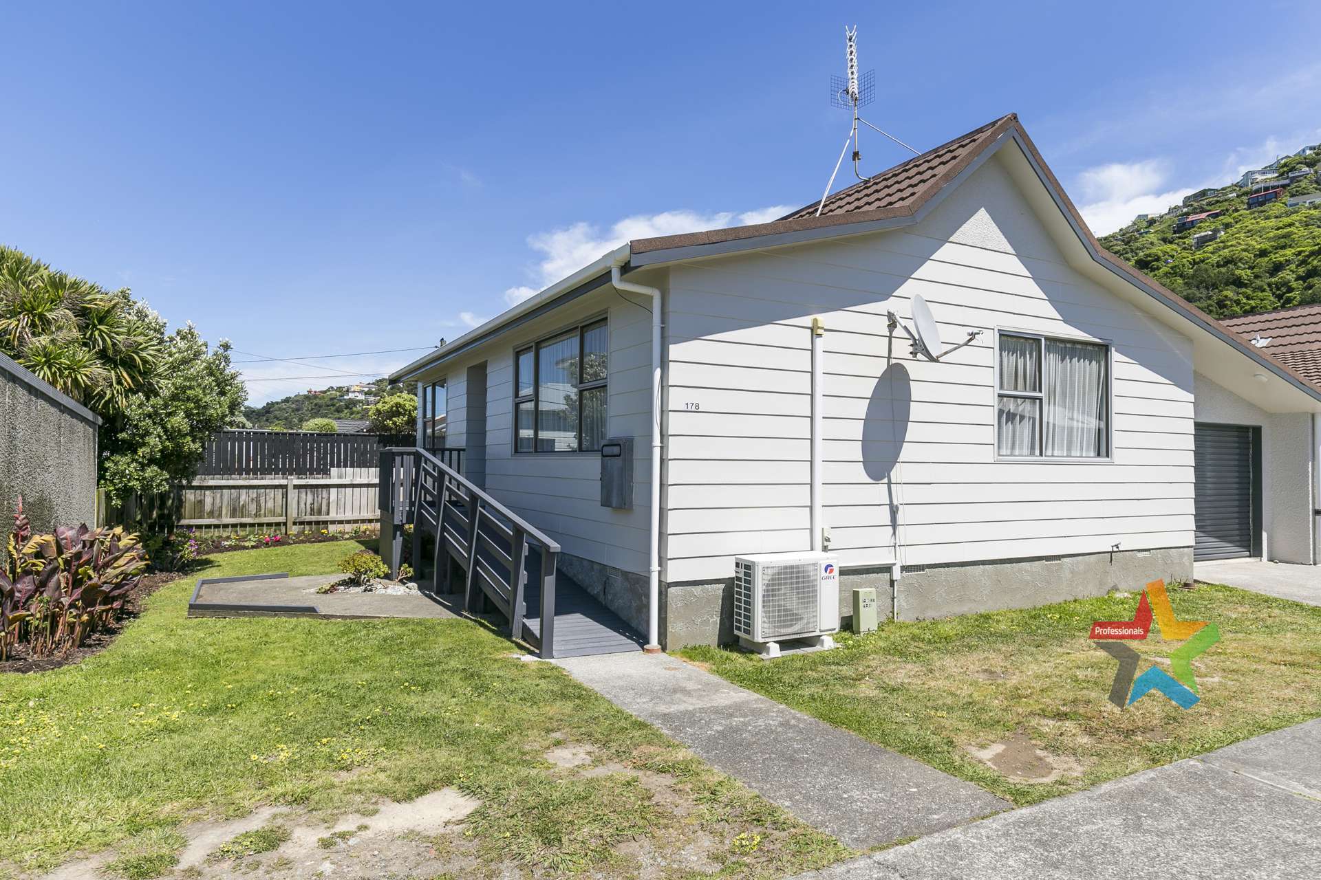 178 Queens Drive Lyall Bay_0