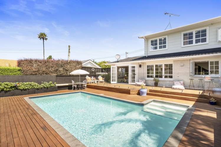 70 Lloyd Avenue Mount Albert_1