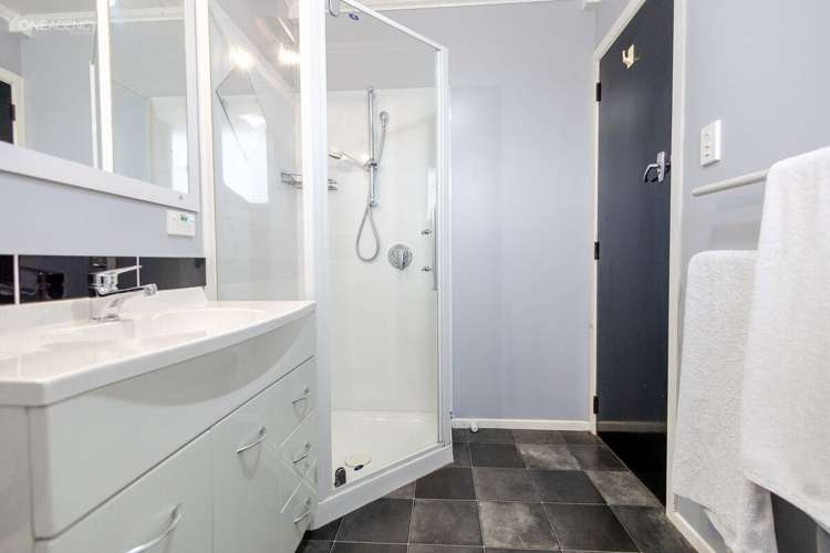 108 Gibson Quay Hokitika_11