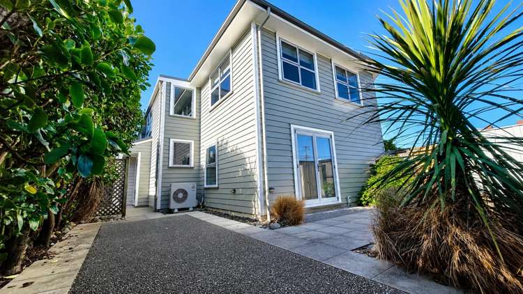  A/5 Adelaide Street Petone_27