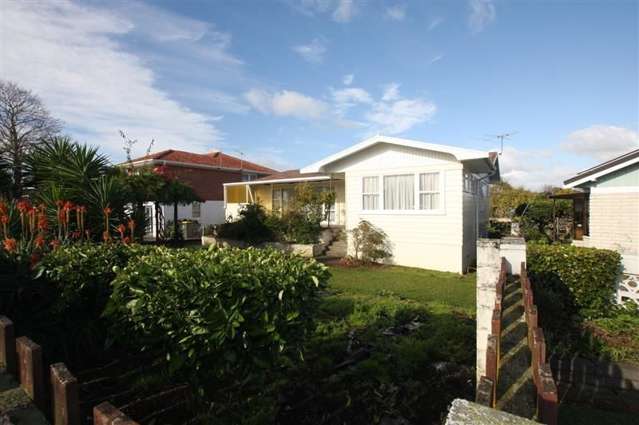 63 Hutchinsons Road Bucklands Beach_1