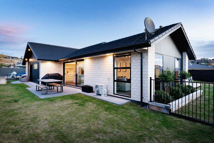 11 Heathfield Drive Mosgiel_3