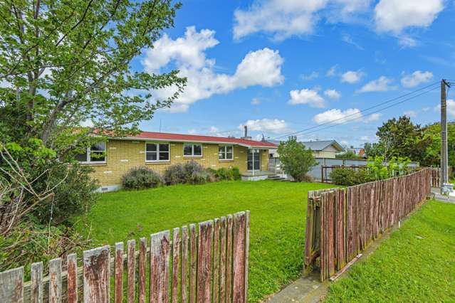 Discover 82 Cook Street, Foxton