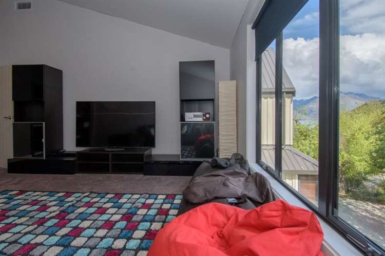 6 Evergreen Place Fernhill/Sunshine Bay_12