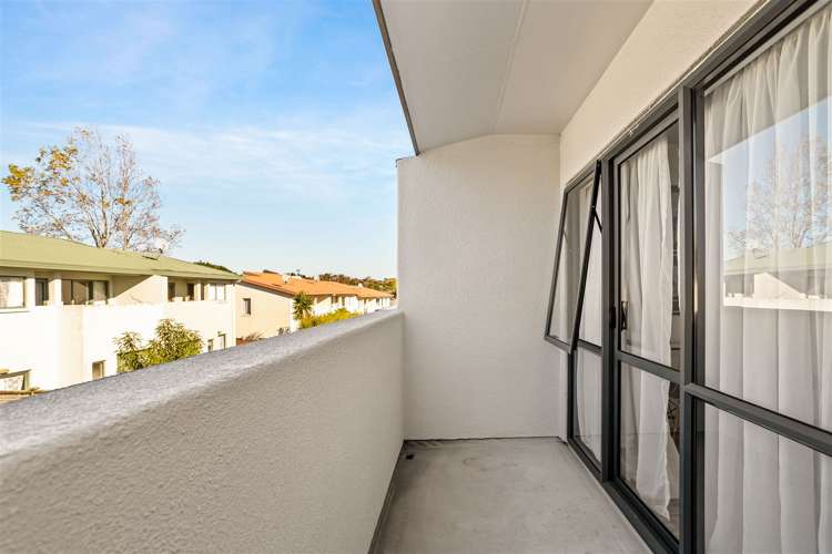 15 Butia Avenue Henderson_16