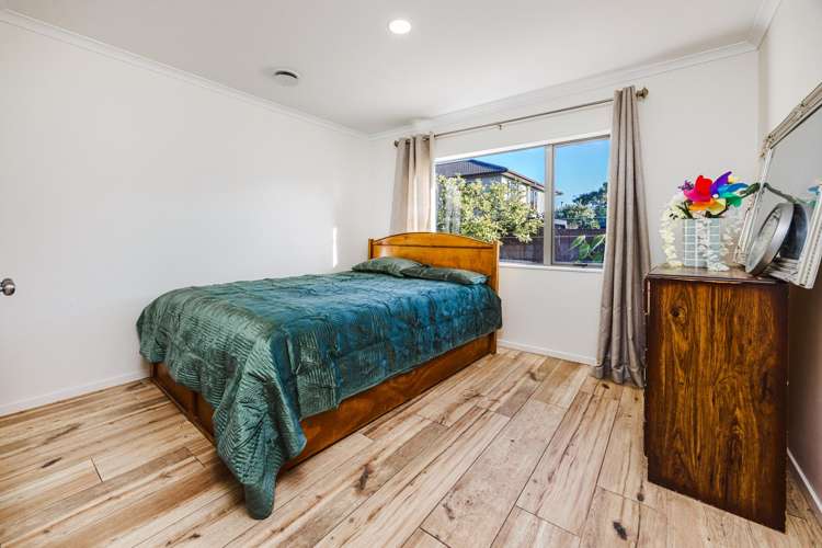 87 Middlefield Drive Flat Bush_11