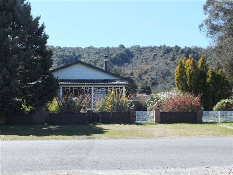 35 Davis Street Reefton_23