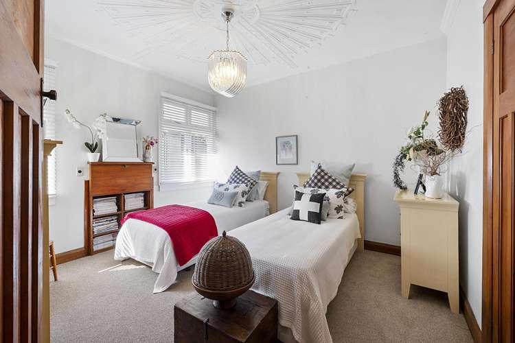 11 Burns Street Westown_11