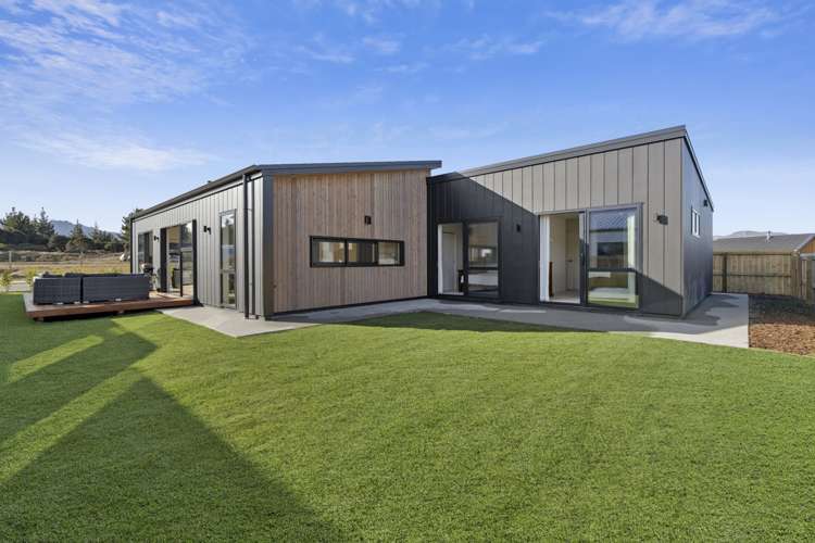 6 Moonstone Street Albert Town_14